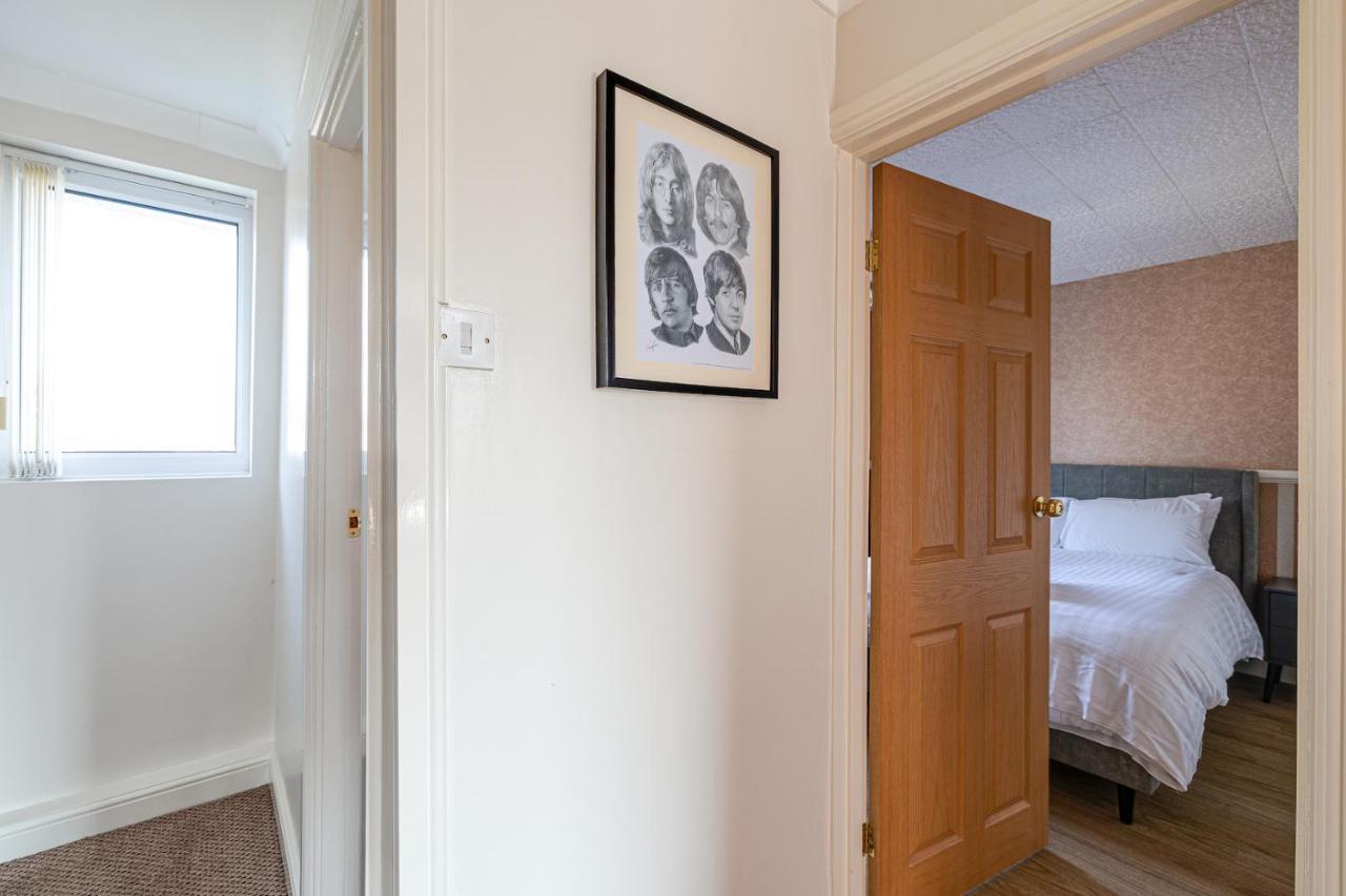 George Harrison'S Former 3Bed Home In Liverpool Спик Экстерьер фото