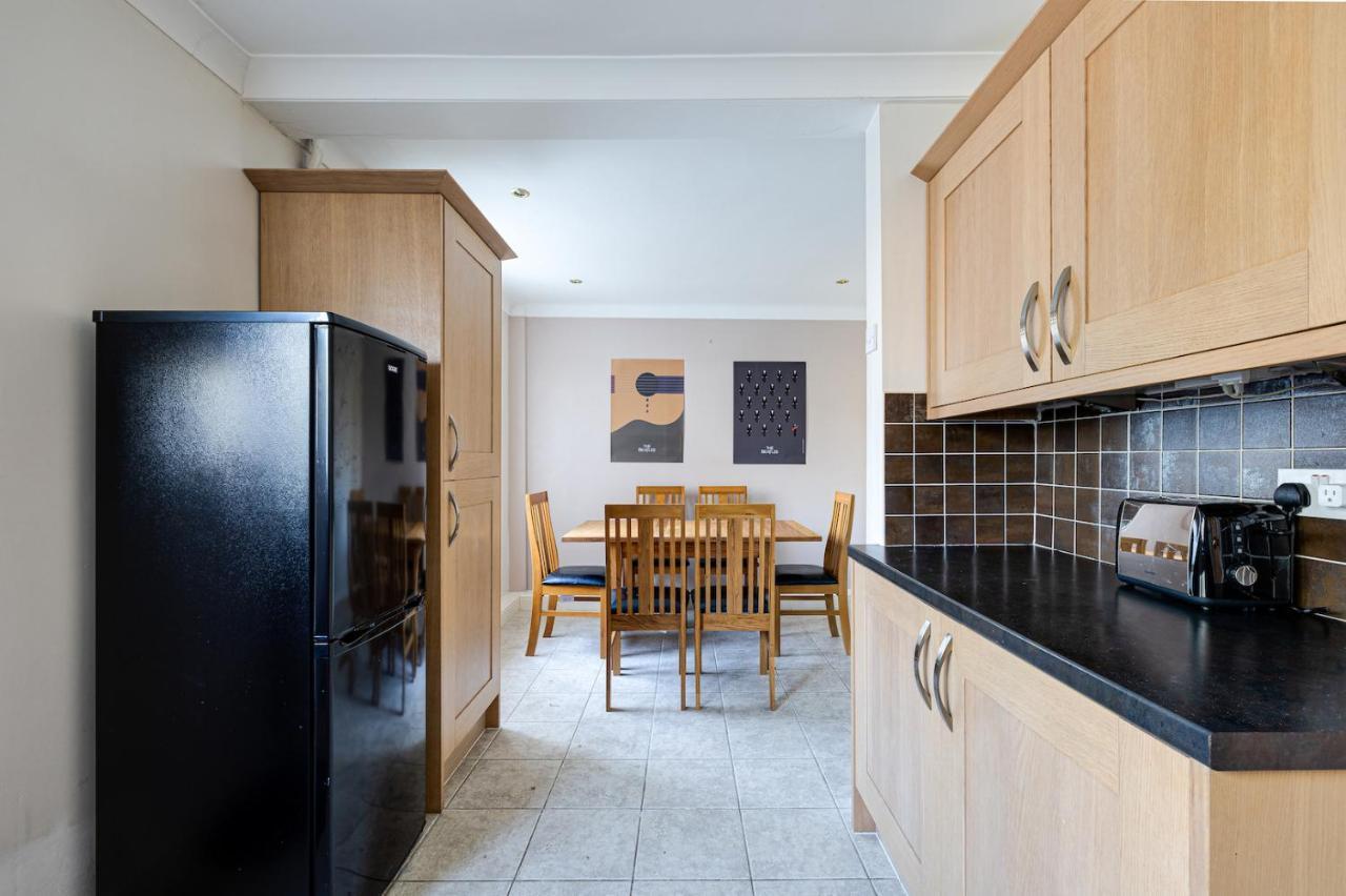 George Harrison'S Former 3Bed Home In Liverpool Спик Экстерьер фото