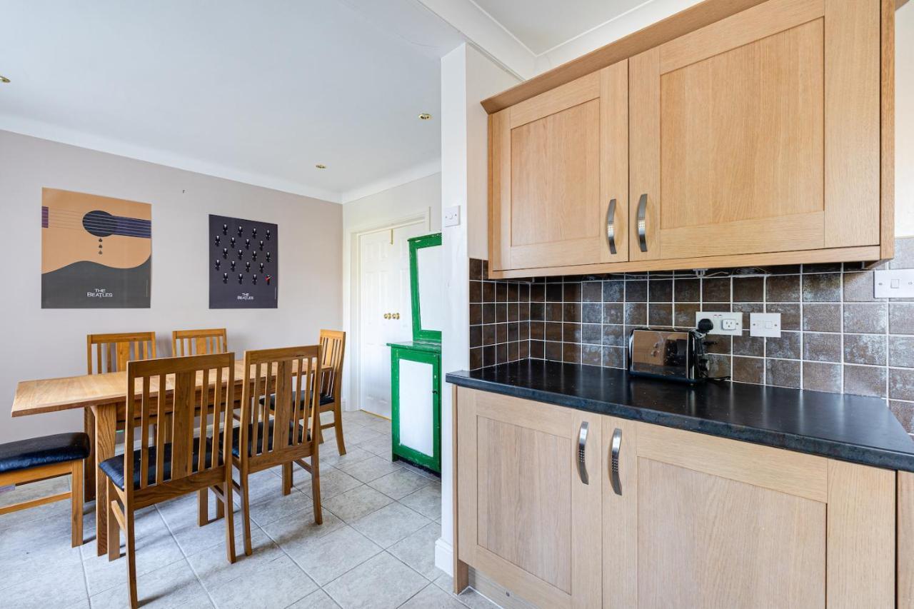 George Harrison'S Former 3Bed Home In Liverpool Спик Экстерьер фото